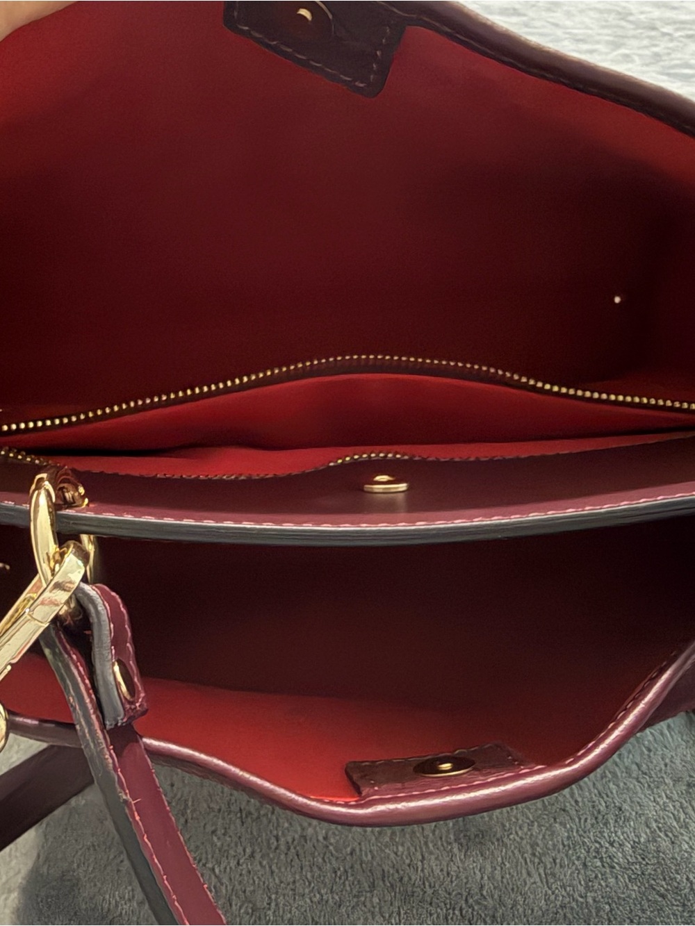 Cheval Firenze Croc-Texture Structured Satchel in Deep Burgundy - Picture 4 of 5